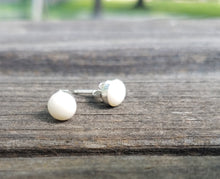 Simple bezel earrings